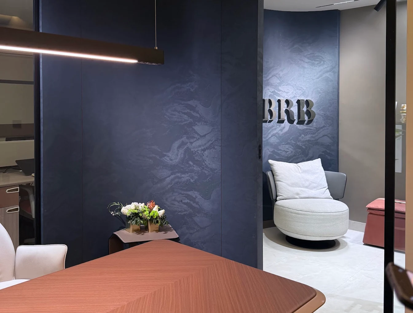 Sophisticated Meeting Space